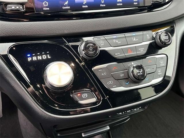 2025 Chrysler Pacifica Select FWD