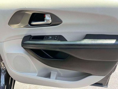 2023 Chrysler Pacifica Touring L FWD