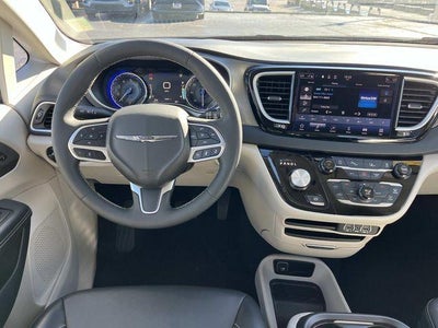 2023 Chrysler Pacifica Touring L FWD