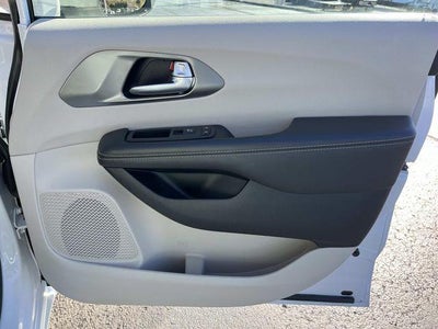 2023 Chrysler Pacifica Touring L FWD