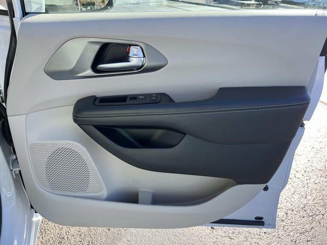 2023 Chrysler Pacifica Touring L FWD