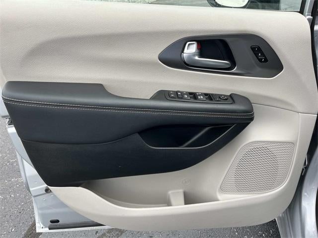 2024 Chrysler Pacifica Touring L FWD