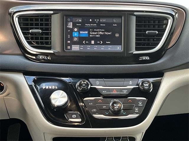 2024 Chrysler Voyager LX FWD