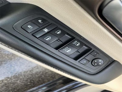 2024 Chrysler Voyager LX FWD