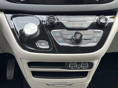 2023 Chrysler Voyager LX FWD