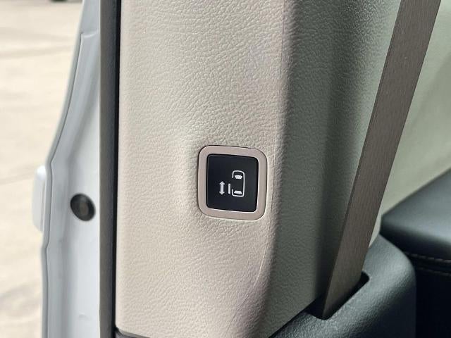 2023 Chrysler Voyager LX FWD