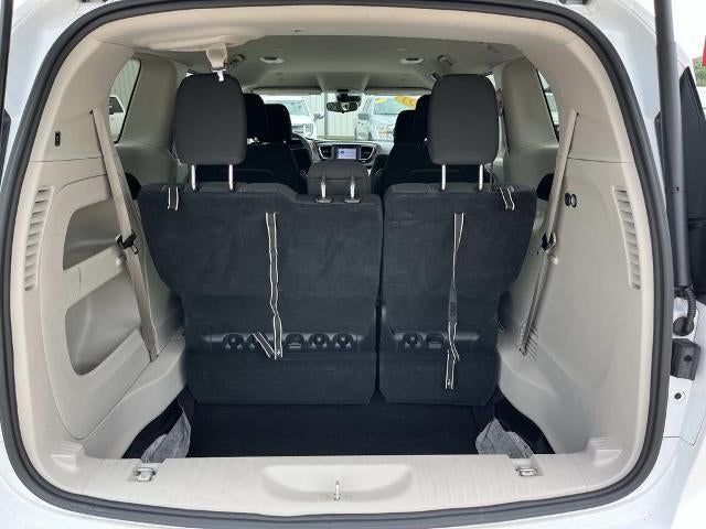 2023 Chrysler Voyager LX FWD