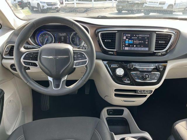 2023 Chrysler Voyager LX FWD