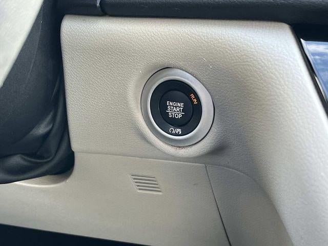 2023 Chrysler Voyager LX FWD