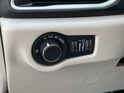 2023 Chrysler Voyager LX FWD