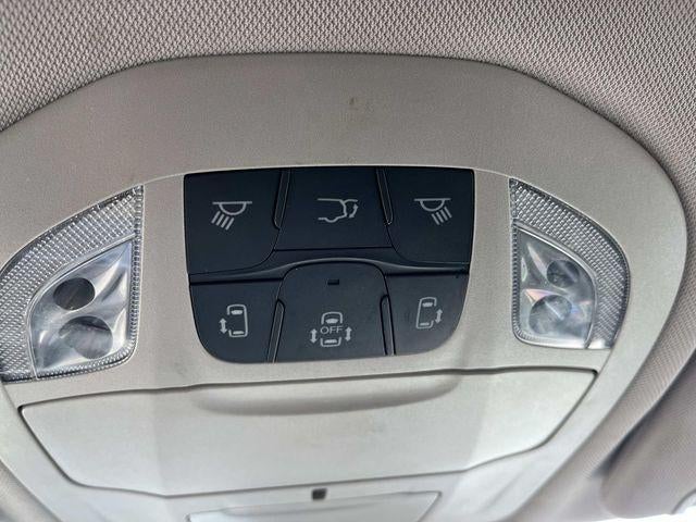 2023 Chrysler Voyager LX FWD