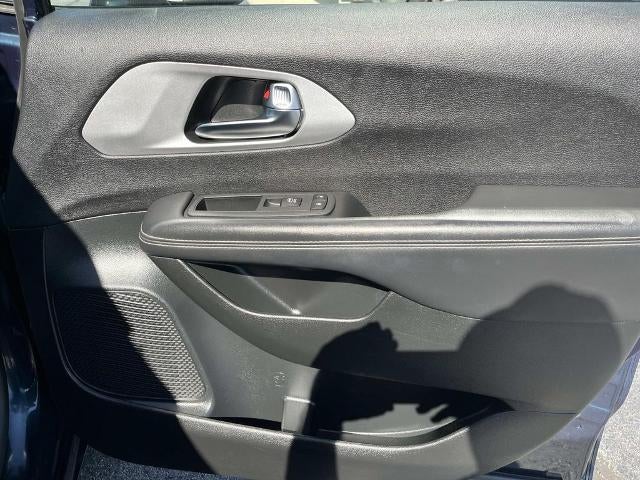 2025 Chrysler Pacifica Limited FWD