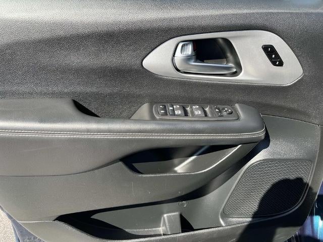 2025 Chrysler Pacifica Limited FWD