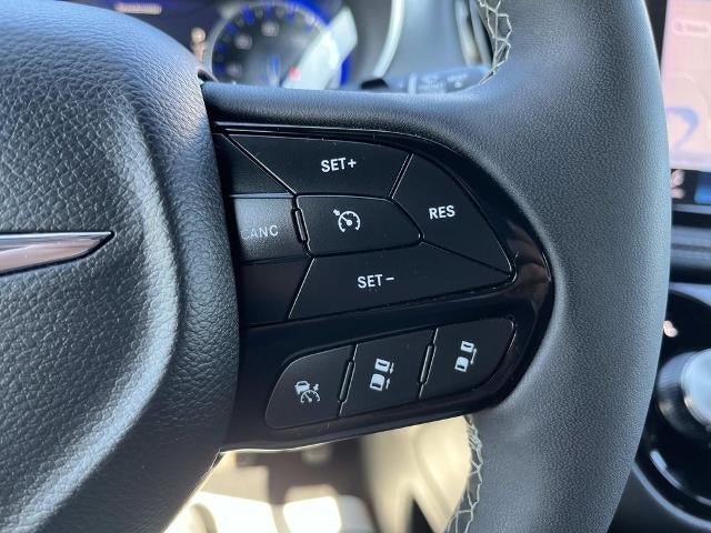 2025 Chrysler Pacifica Limited FWD
