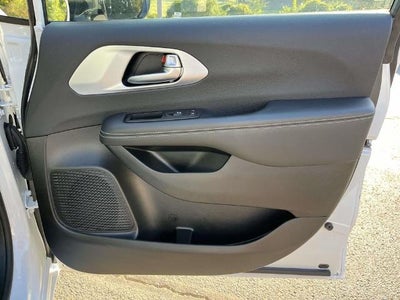 2026 Chrysler Pacifica Limited FWD