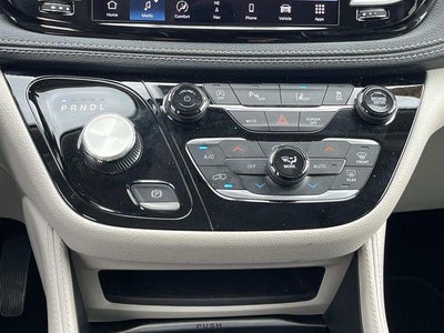 2024 Chrysler Pacifica Limited FWD