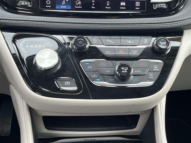 2024 Chrysler Pacifica Limited FWD