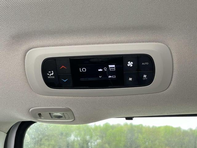 2024 Chrysler Pacifica Limited FWD