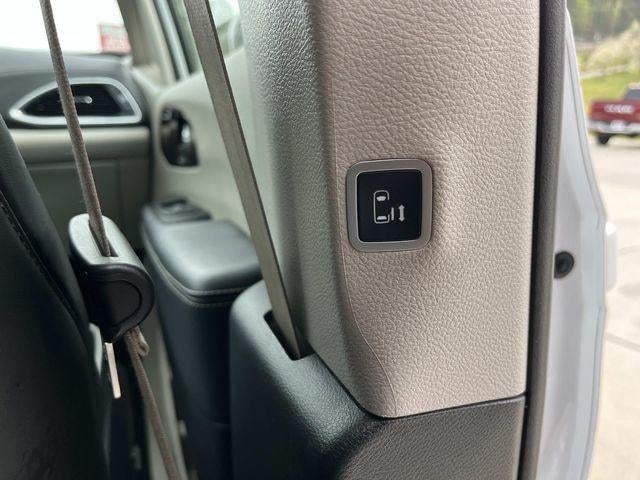 2024 Chrysler Pacifica Limited FWD