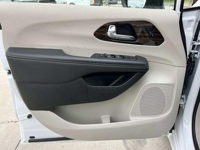 2024 Chrysler Pacifica Limited FWD