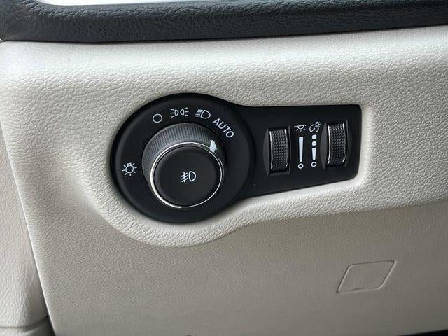 2024 Chrysler Pacifica Limited FWD