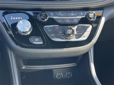 2025 Chrysler Pacifica Limited FWD