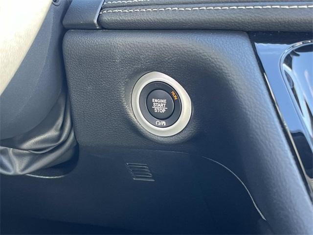 2025 Chrysler Pacifica Limited FWD