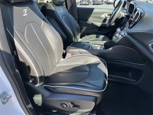 2025 Chrysler Pacifica Limited FWD