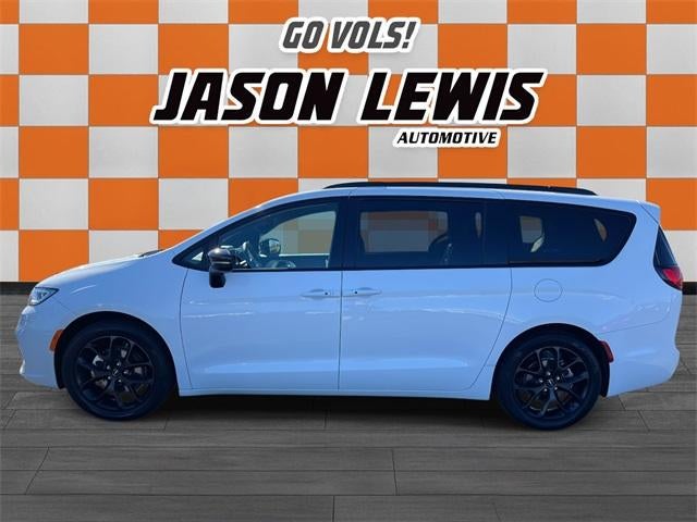 2025 Chrysler Pacifica Limited FWD