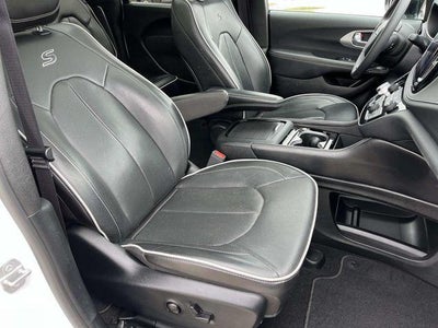 2025 Chrysler Pacifica Limited FWD