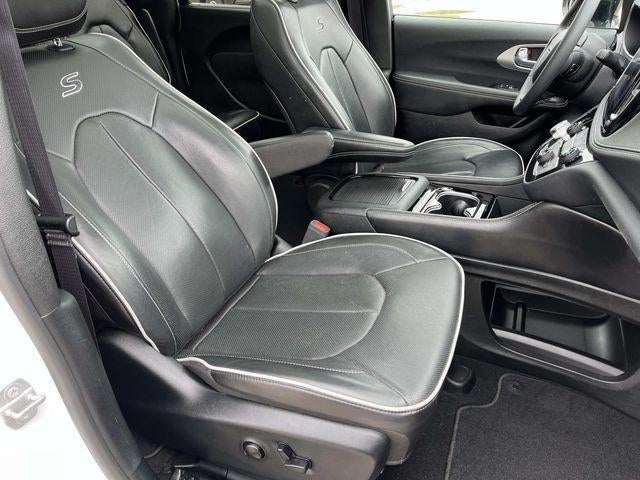 2025 Chrysler Pacifica Limited FWD