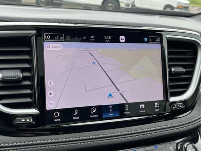 2025 Chrysler Pacifica Limited FWD