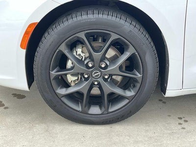 2025 Chrysler Pacifica Limited FWD