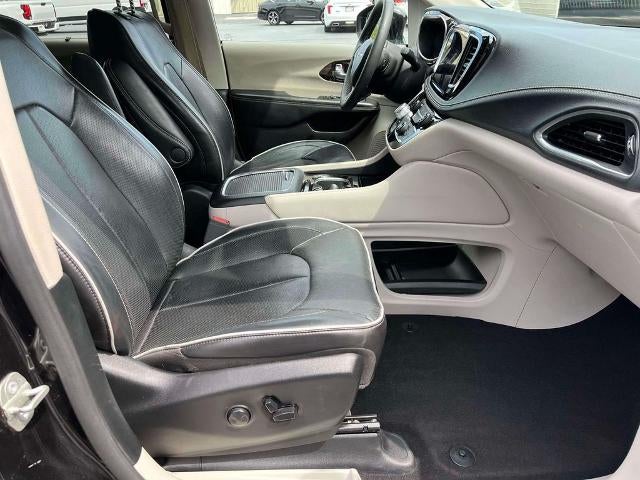 2024 Chrysler Pacifica Limited FWD
