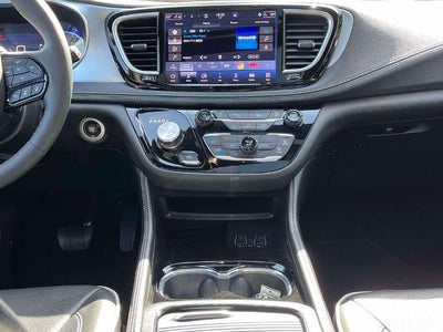 2025 Chrysler Pacifica Limited FWD