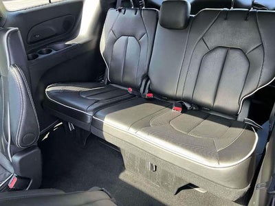 2025 Chrysler Pacifica Limited FWD