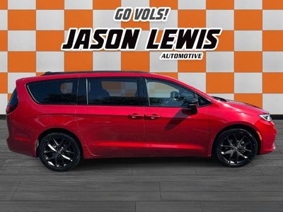2025 Chrysler Pacifica Limited FWD