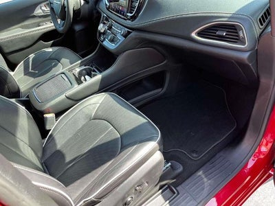 2025 Chrysler Pacifica Limited FWD