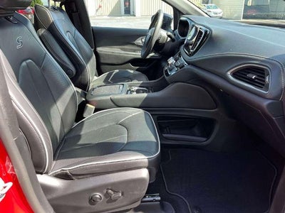 2025 Chrysler Pacifica Limited FWD