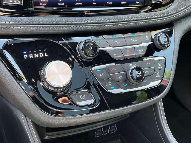 2025 Chrysler Pacifica Limited FWD
