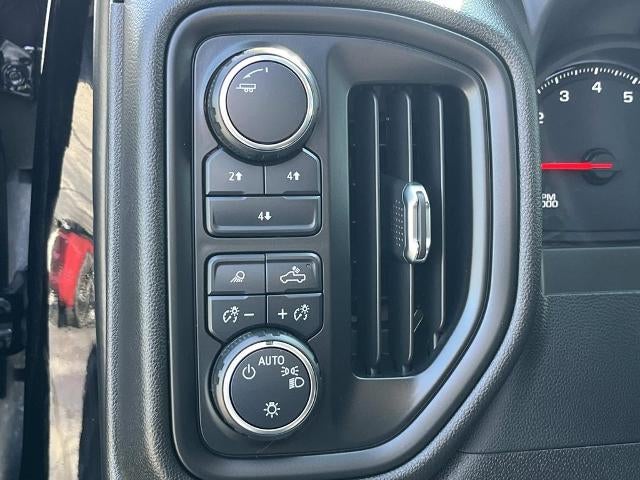 2024 Chevrolet Silverado 2500 HD Crew Cab Standard Box 4-Wheel Drive Custom