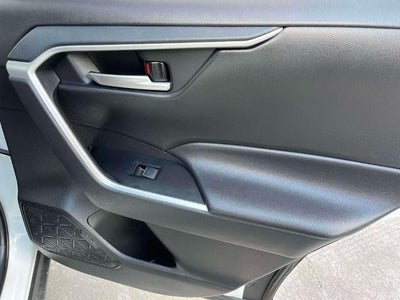 2025 Toyota RAV4 XLE FWD (GS)