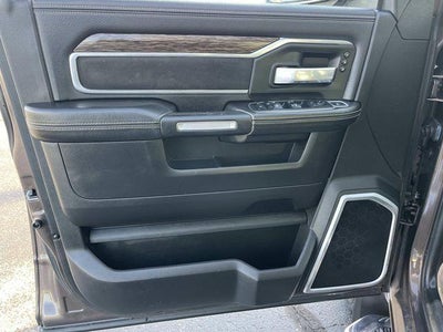 2019 RAM 3500 Laramie 4x4 Crew Cab 6'4" Box