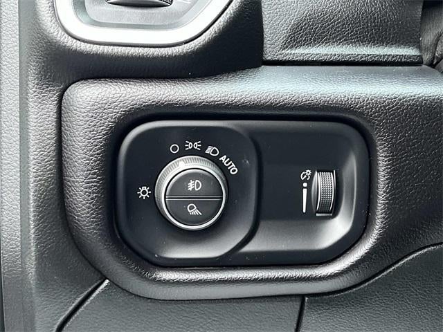 2023 RAM 3500 Big Horn 4x4 Crew Cab 8' Box