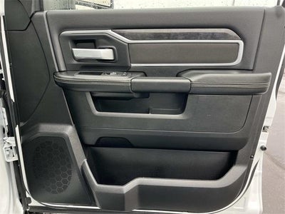 2024 RAM 3500 Big Horn 4x4 Crew Cab 8' Box