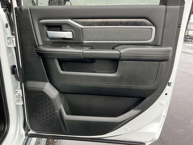 2022 RAM 3500 Big Horn 4x4 Crew Cab 8' Box