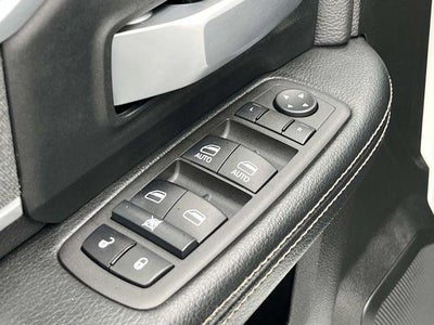 2022 RAM 3500 Big Horn 4x4 Crew Cab 8' Box