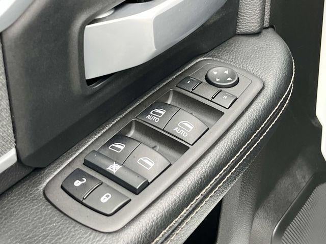 2022 RAM 3500 Big Horn 4x4 Crew Cab 8' Box