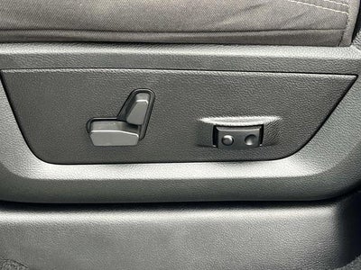 2022 RAM 3500 Big Horn 4x4 Crew Cab 8' Box