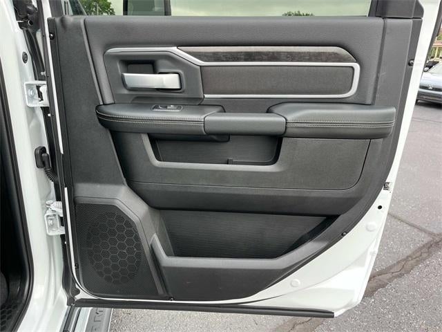 2024 RAM 3500 Big Horn 4x4 Crew Cab 8' Box